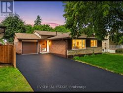 78 CROMWELL CRESCENT  Hamilton, ON L8G 2G2