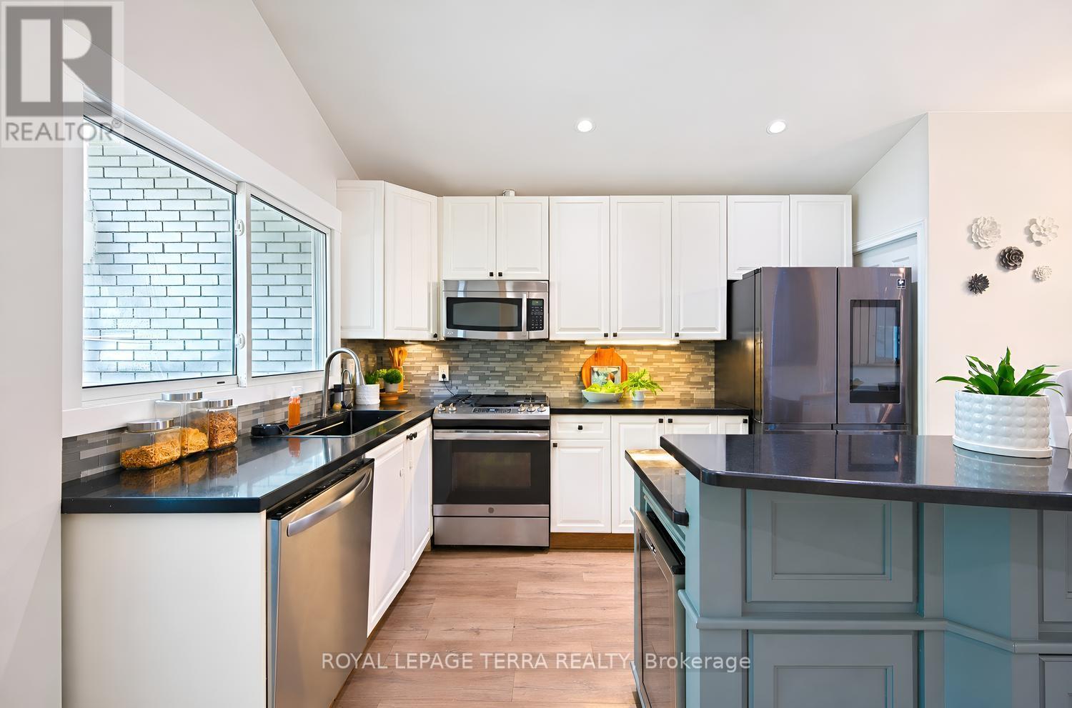 1571 Lewisham Drive, Mississauga, ON