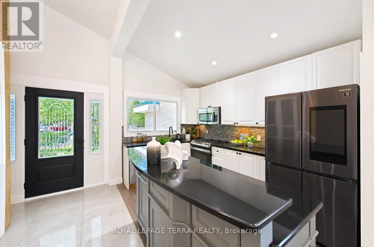1571 Lewisham Drive, Mississauga, ON