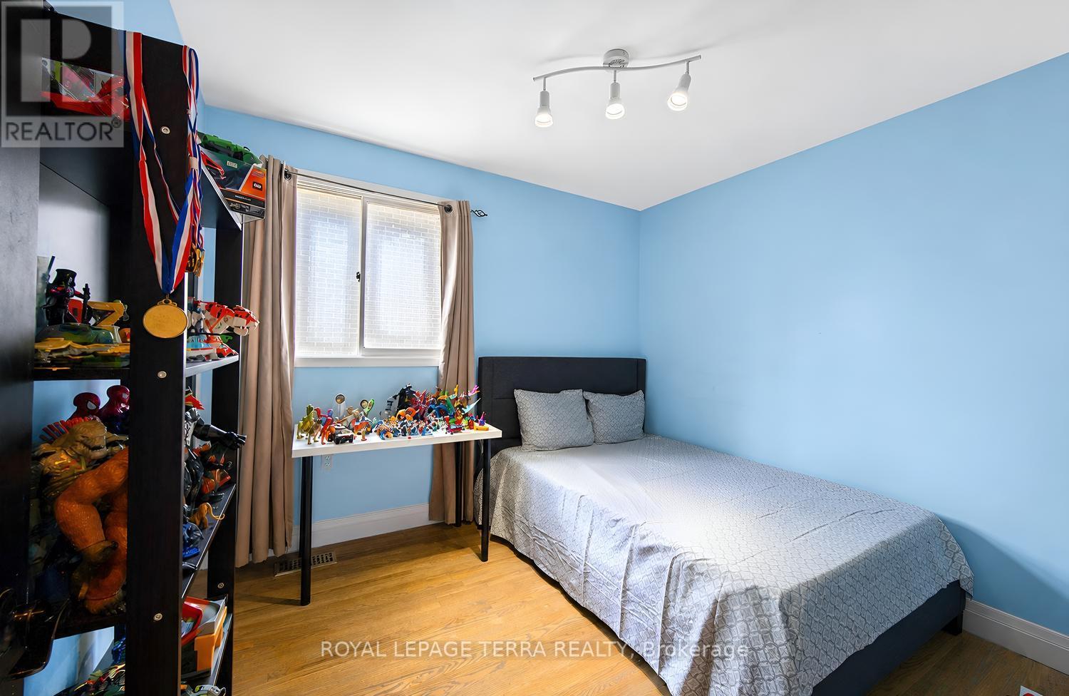 1571 Lewisham Drive, Mississauga, ON