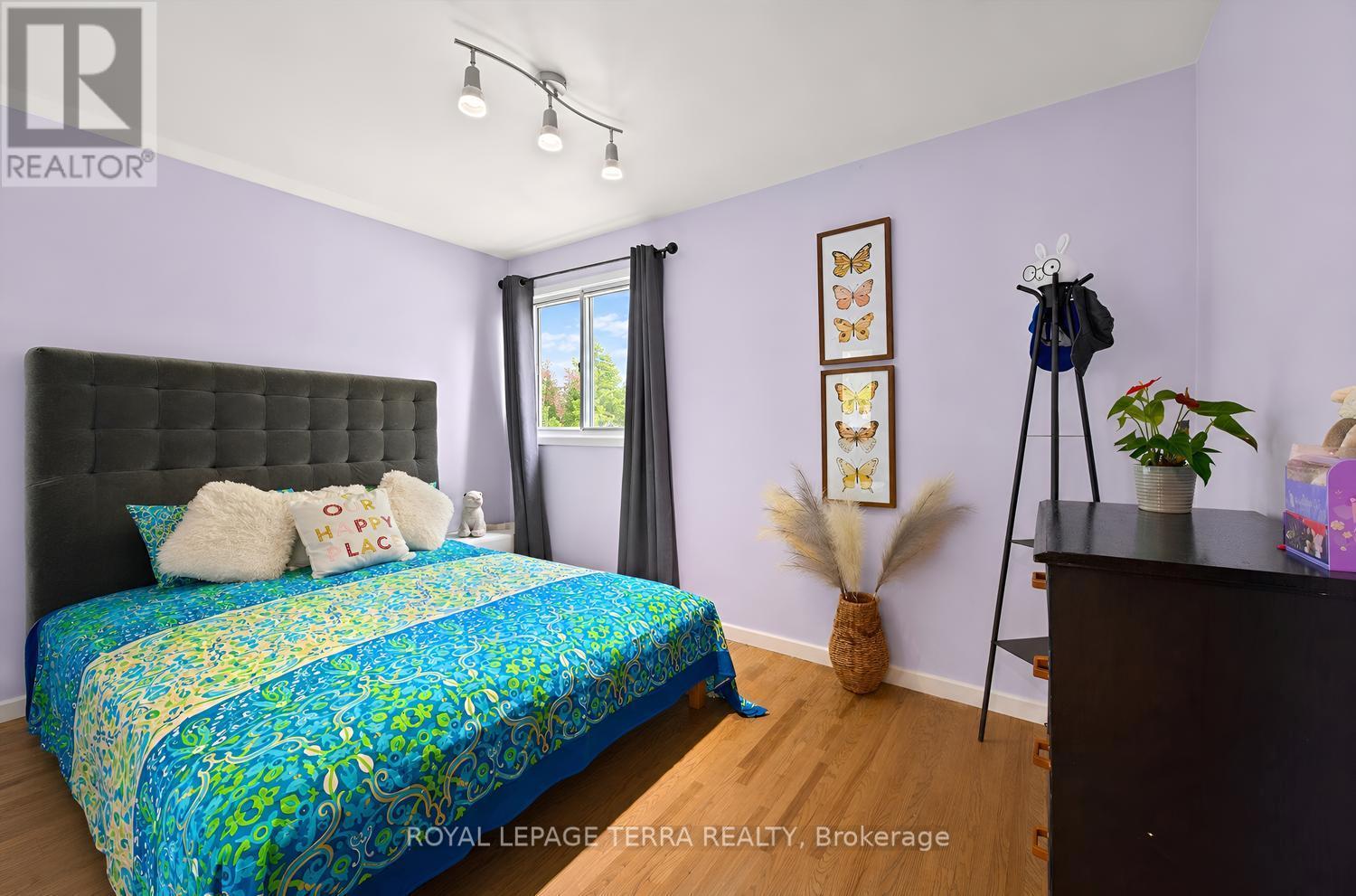 1571 Lewisham Drive, Mississauga, ON
