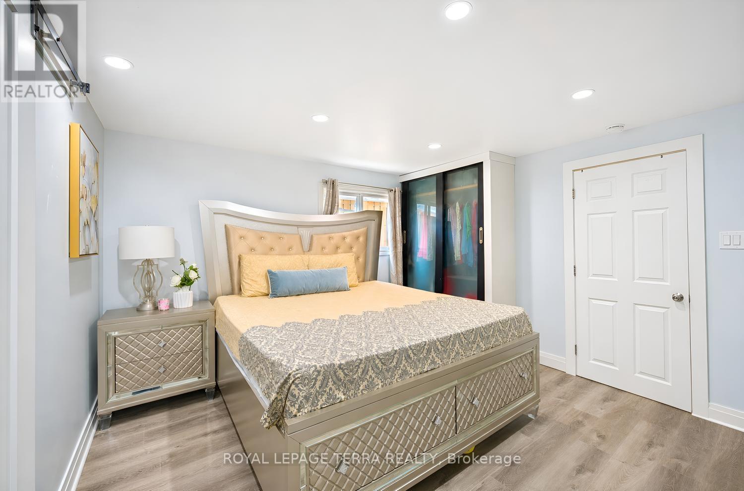 1571 Lewisham Drive, Mississauga, ON