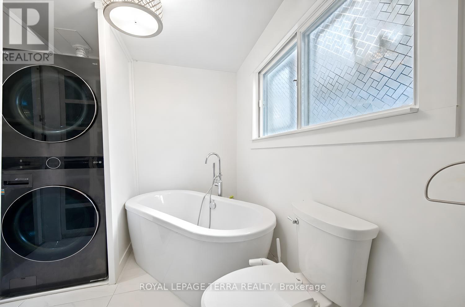 1571 Lewisham Drive, Mississauga, ON