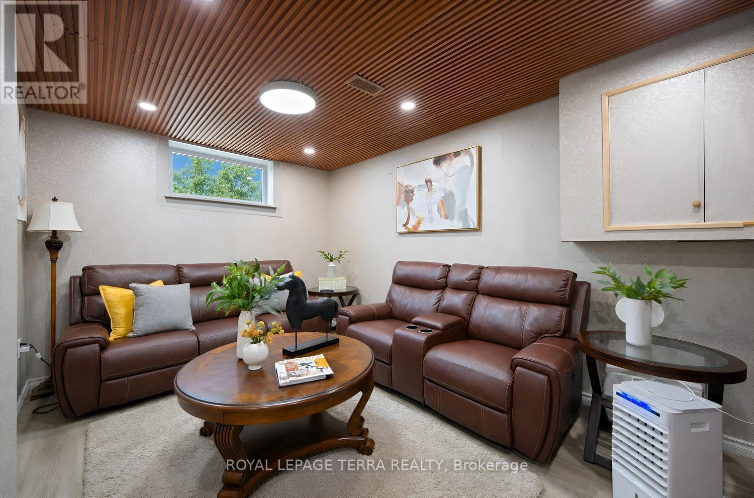 1571 Lewisham Drive, Mississauga, ON