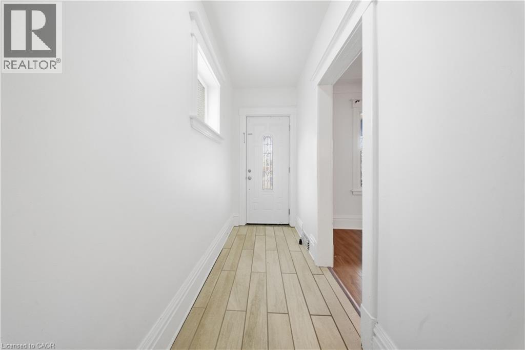 1082 Cannon Street E, Hamilton, ON