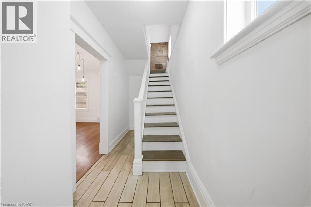 1082 Cannon Street E, Hamilton, ON