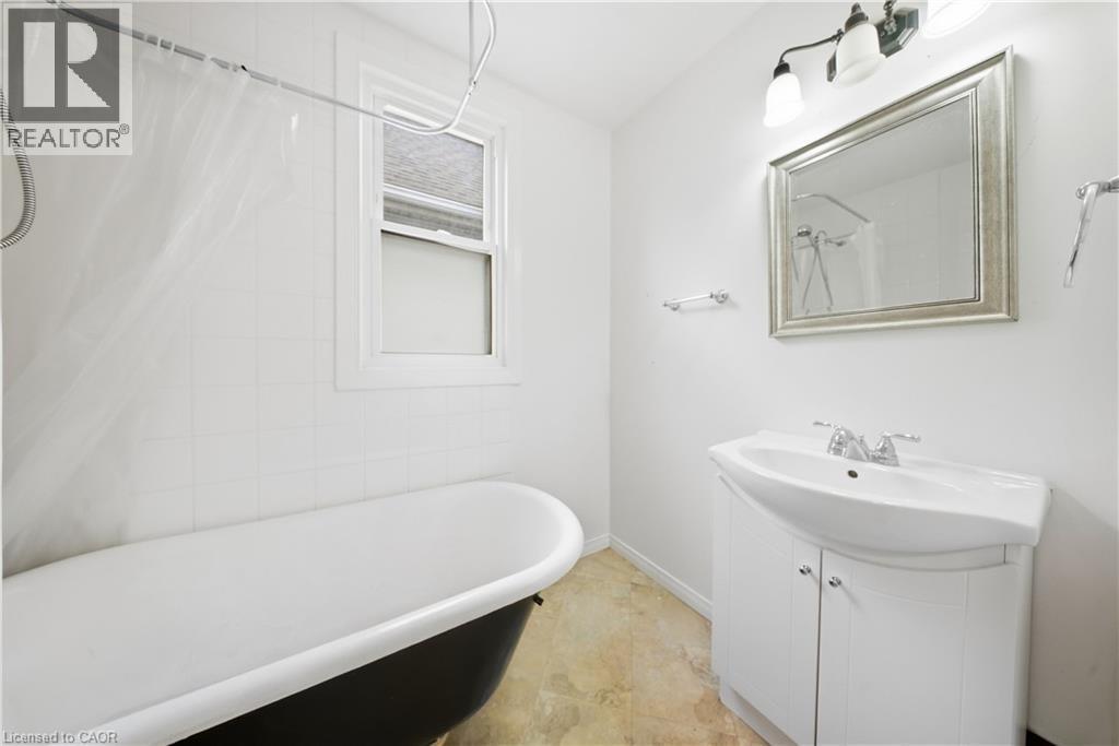1082 Cannon Street E, Hamilton, ON