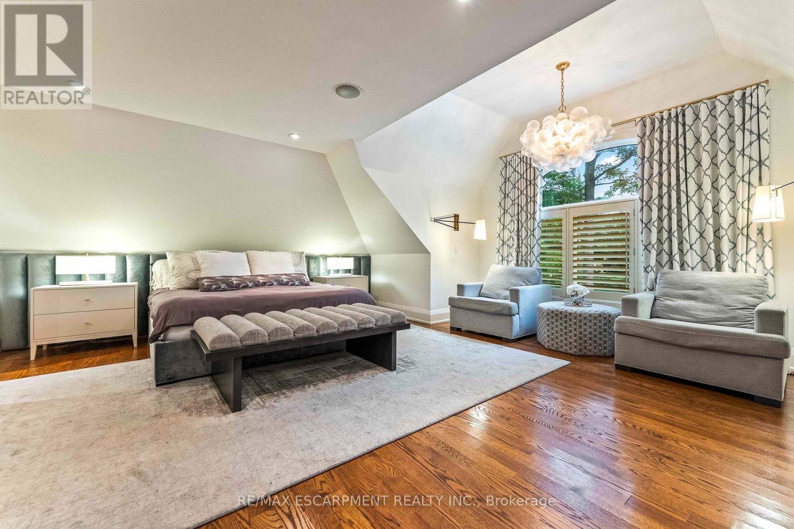 2209 Pineneedle Row, Mississauga, ON