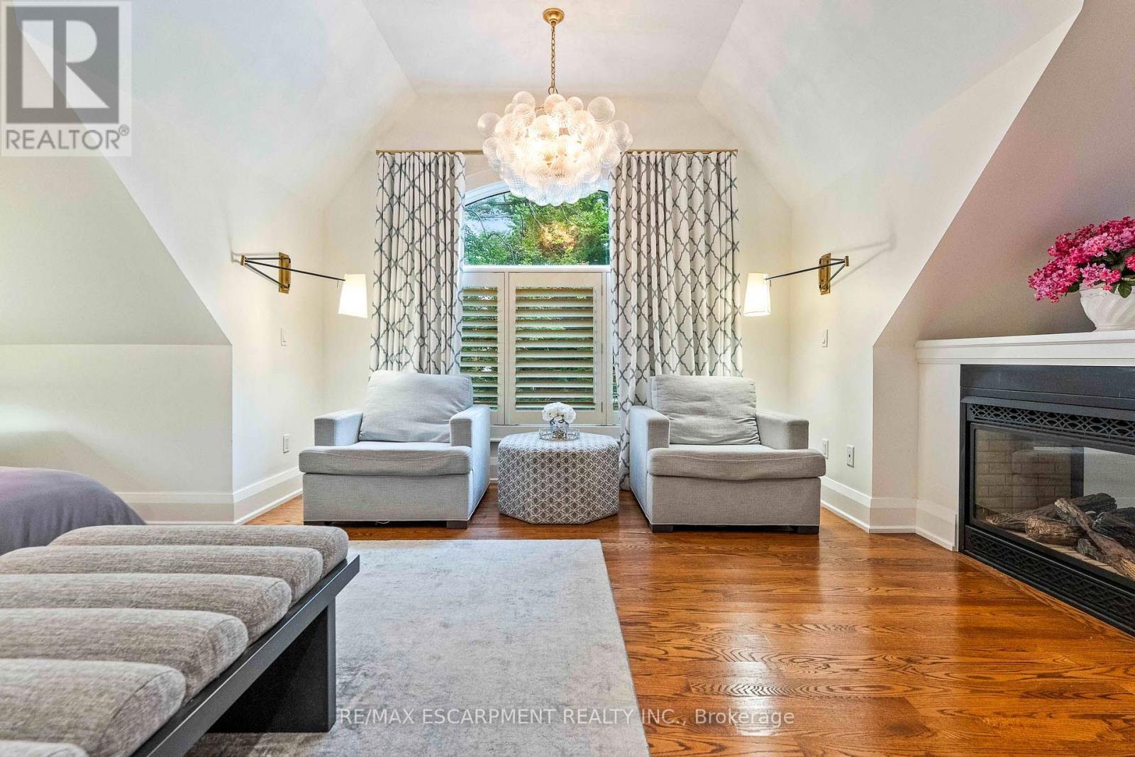 2209 Pineneedle Row, Mississauga, ON