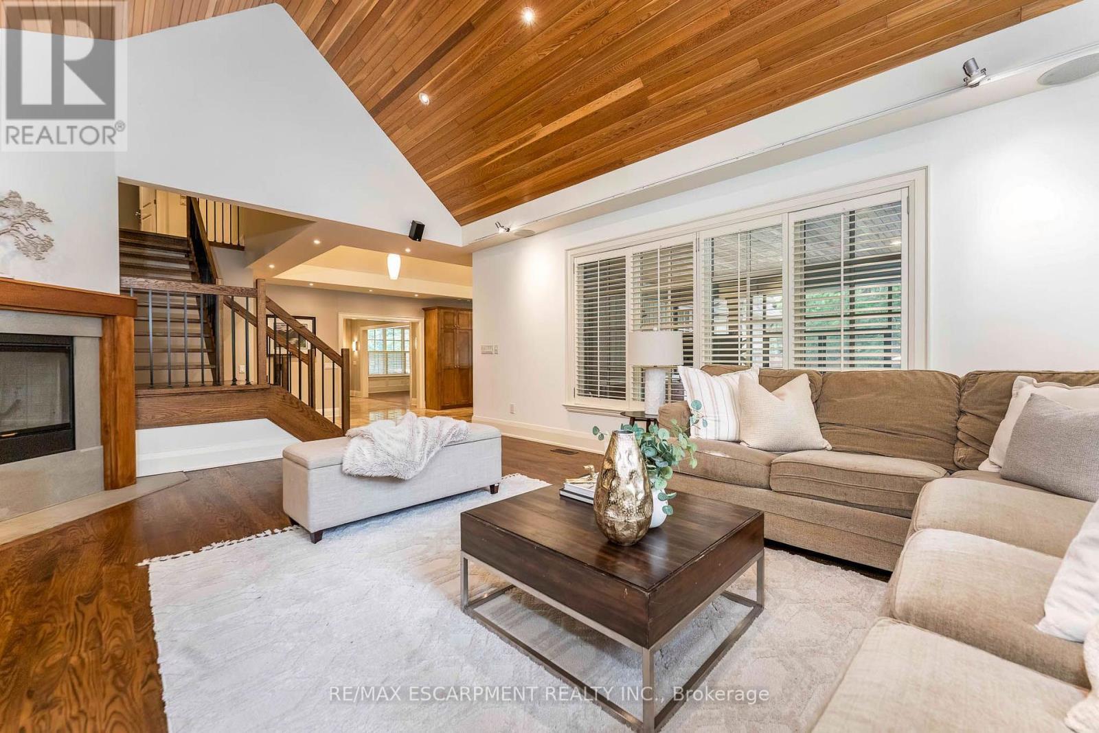 2209 Pineneedle Row, Mississauga, ON
