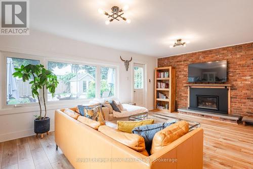 6254 RUSSELL STREET  Niagara Falls (Stamford), ON L2J 1P1