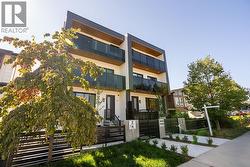 4 3940 ETON STREET  Burnaby, BC V5C 1J5