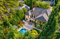 21 HARRINGTON Place  Hamilton, ON L9G 4Z2