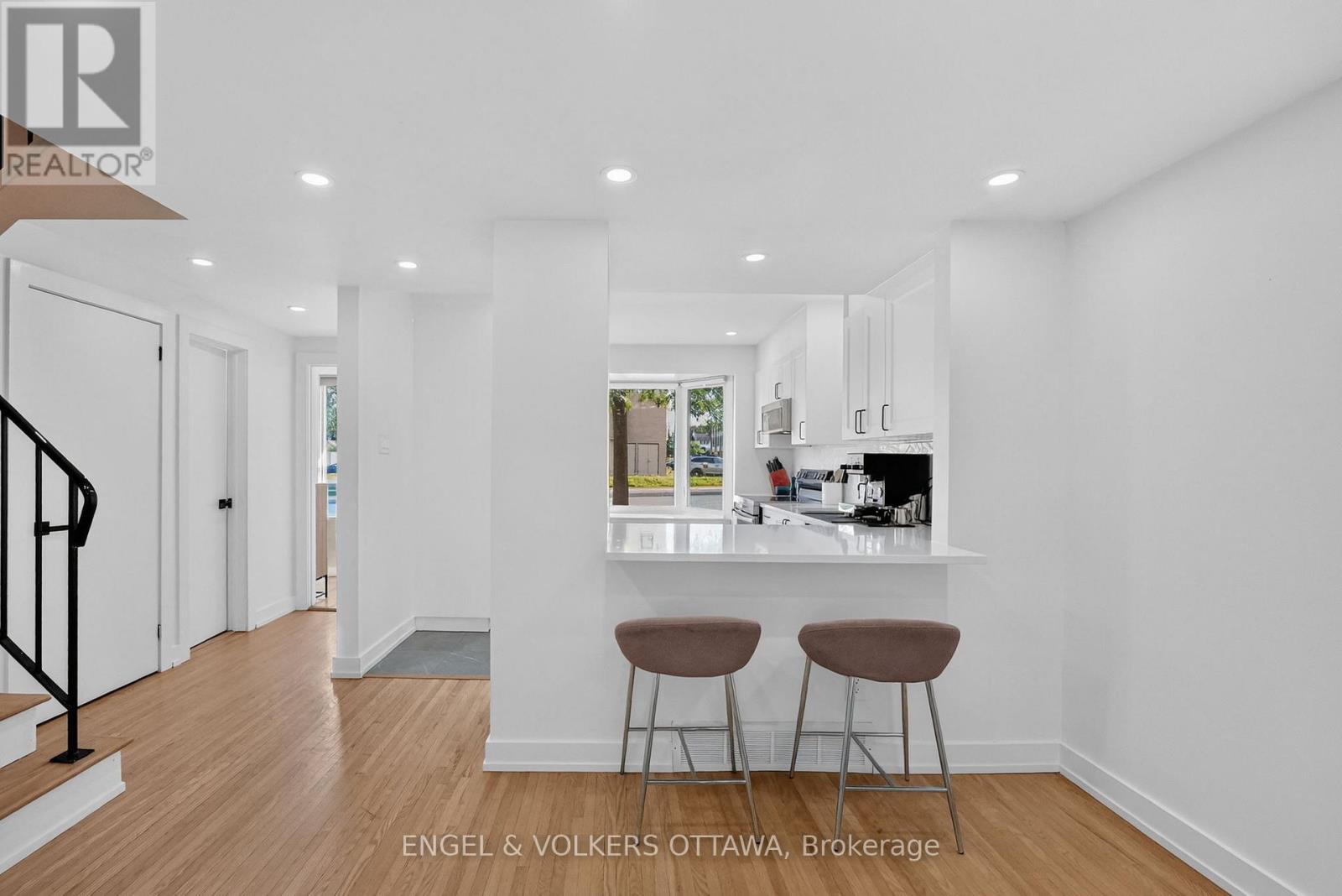 1304 Morrison Drive, Ottawa, ON