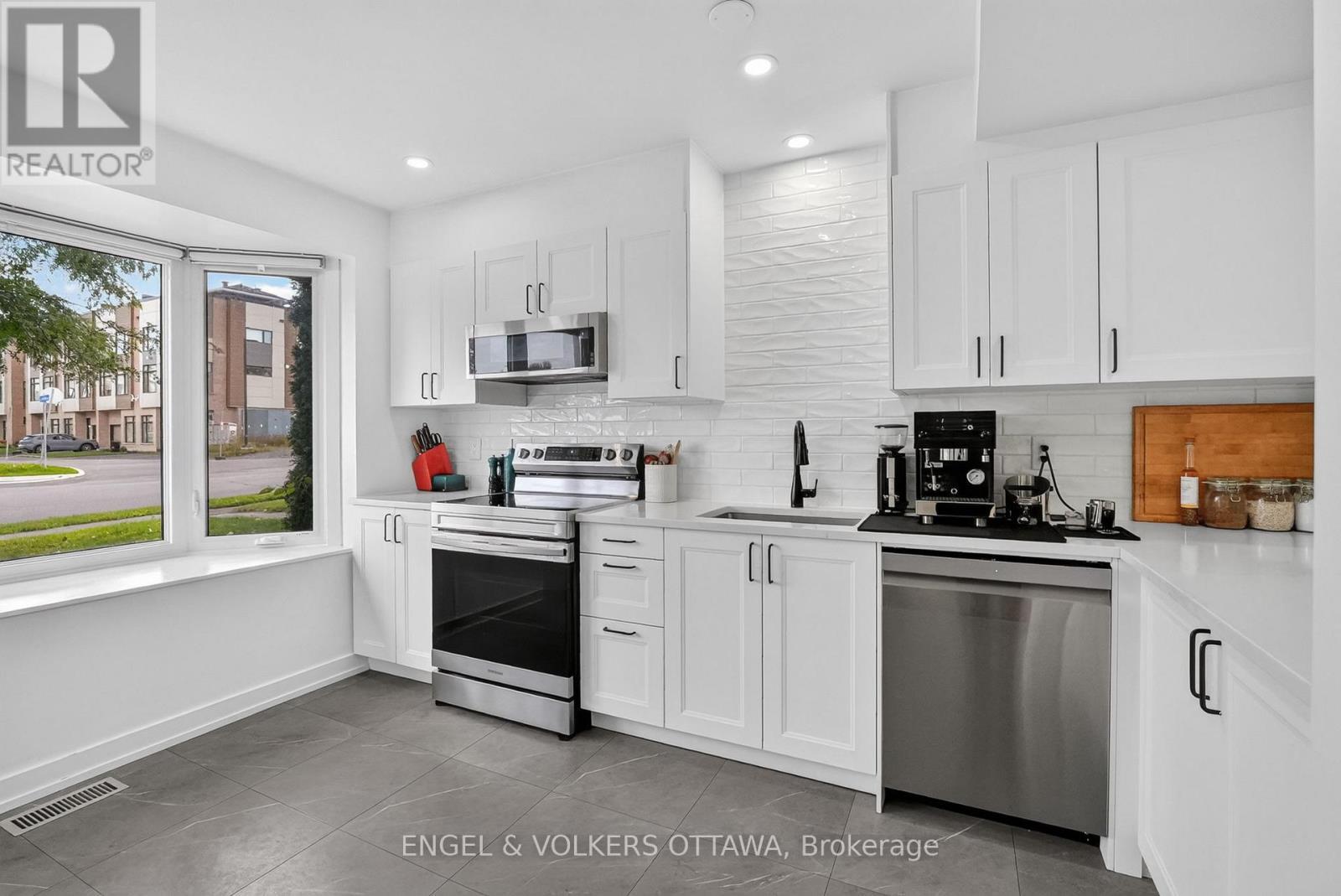 1304 Morrison Drive, Ottawa, ON
