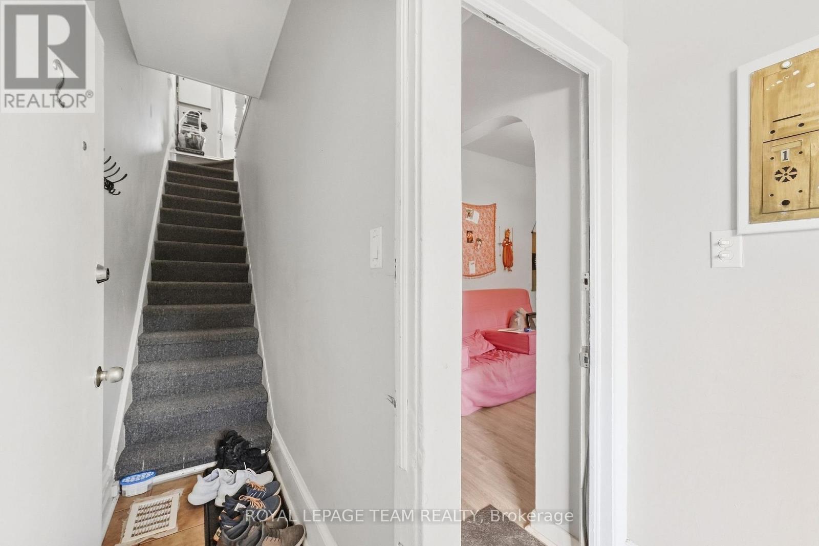 32 Melrose Avenue, Ottawa, ON