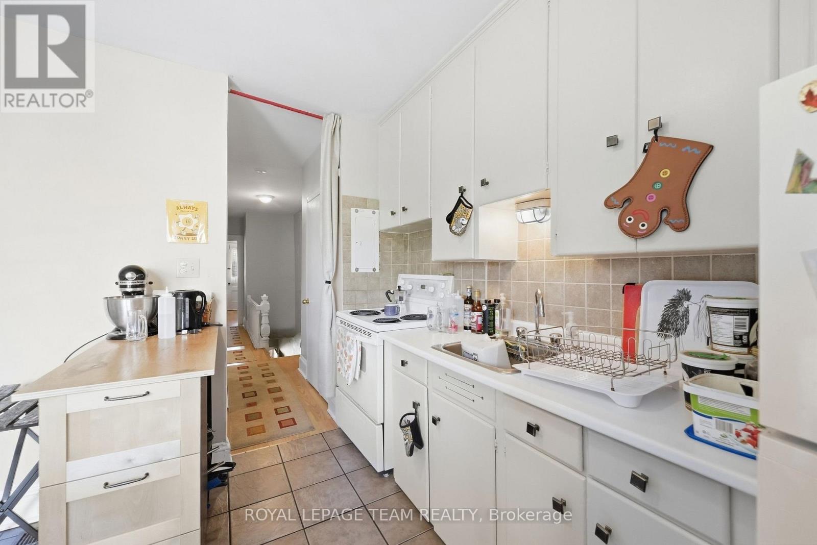 32 Melrose Avenue, Ottawa, ON