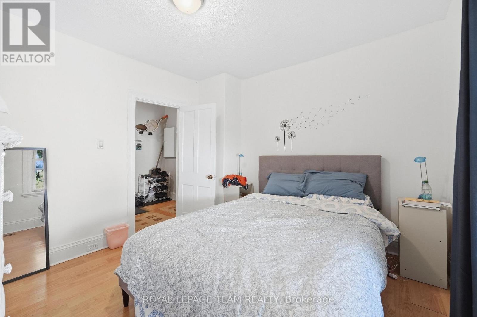 32 Melrose Avenue, Ottawa, ON