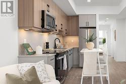 2 - 15 BRENTHALL AVENUE W Toronto, ON M2R 0B3