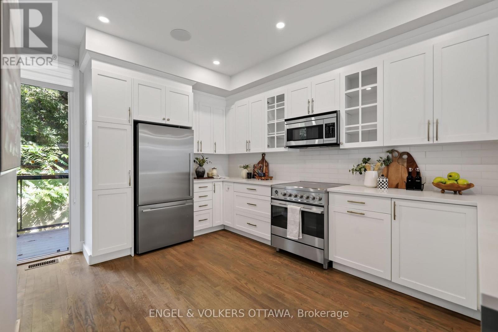 114 Jemruss Private, Ottawa, ON