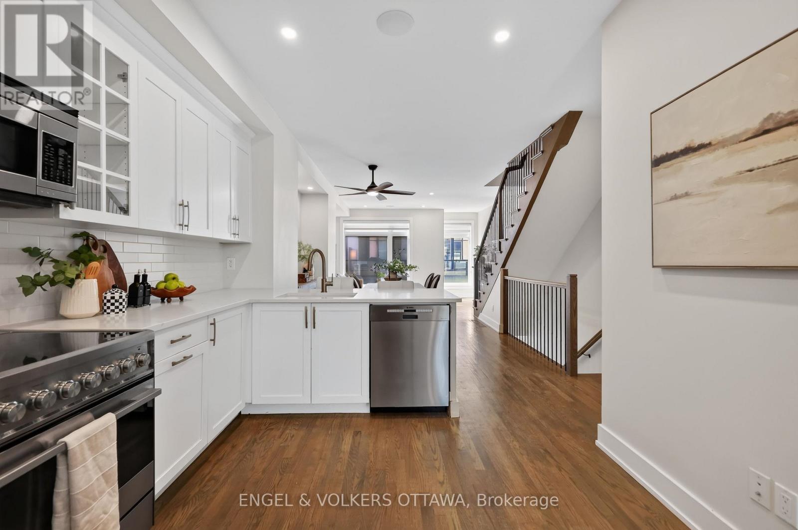 114 Jemruss Private, Ottawa, ON