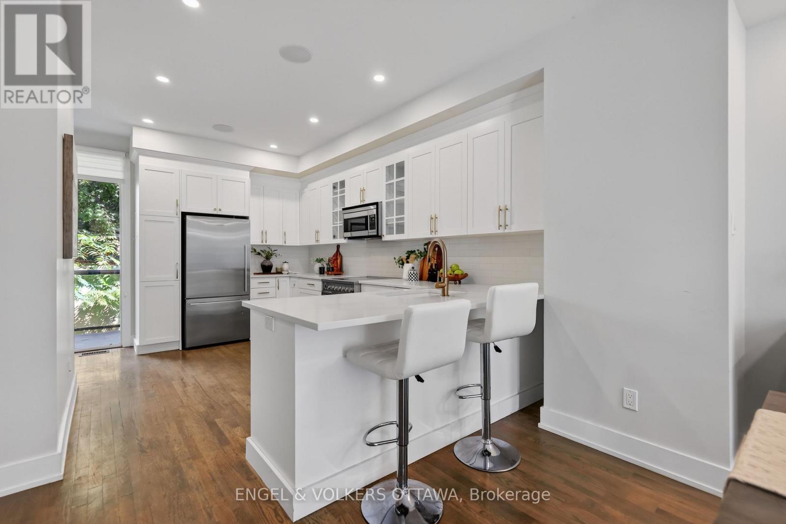 114 Jemruss Private, Ottawa, ON