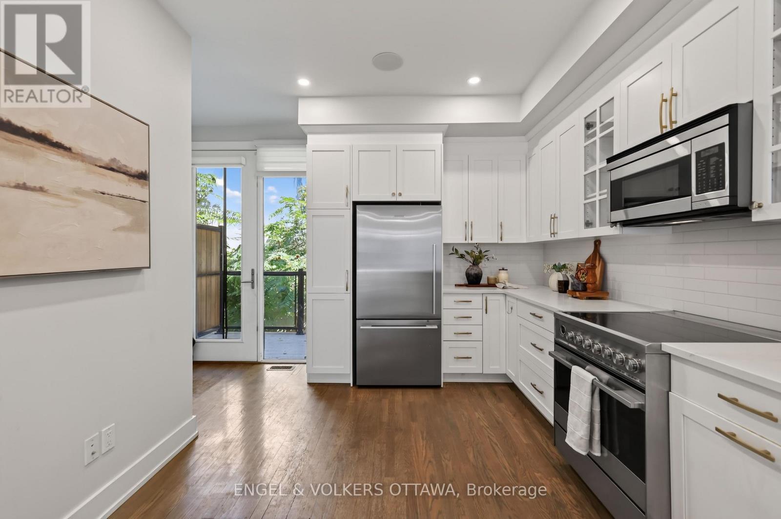 114 Jemruss Private, Ottawa, ON