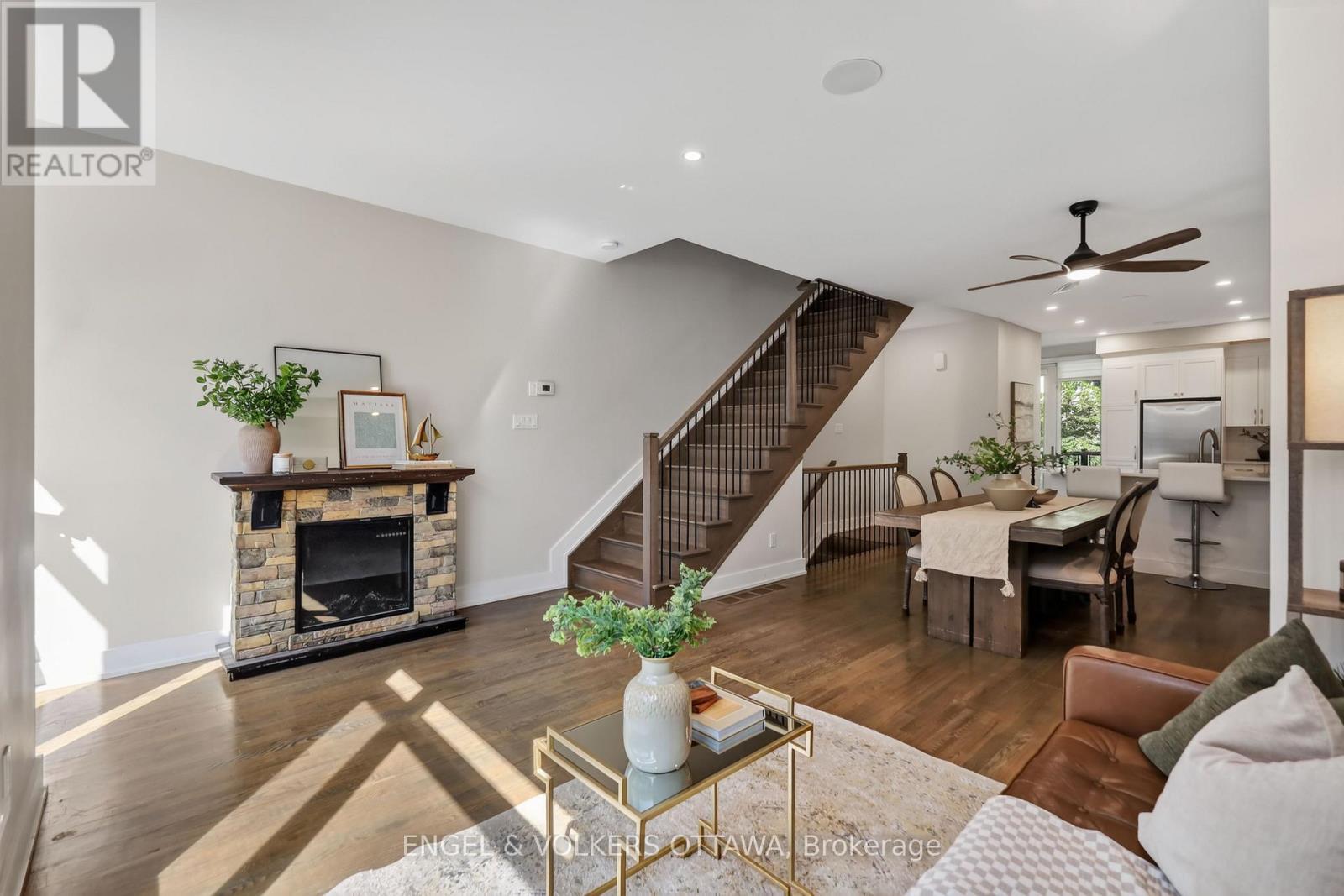 114 Jemruss Private, Ottawa, ON