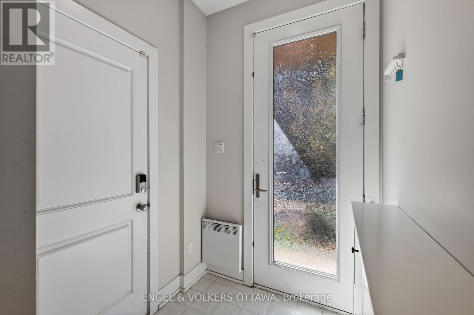 114 Jemruss Private, Ottawa, ON