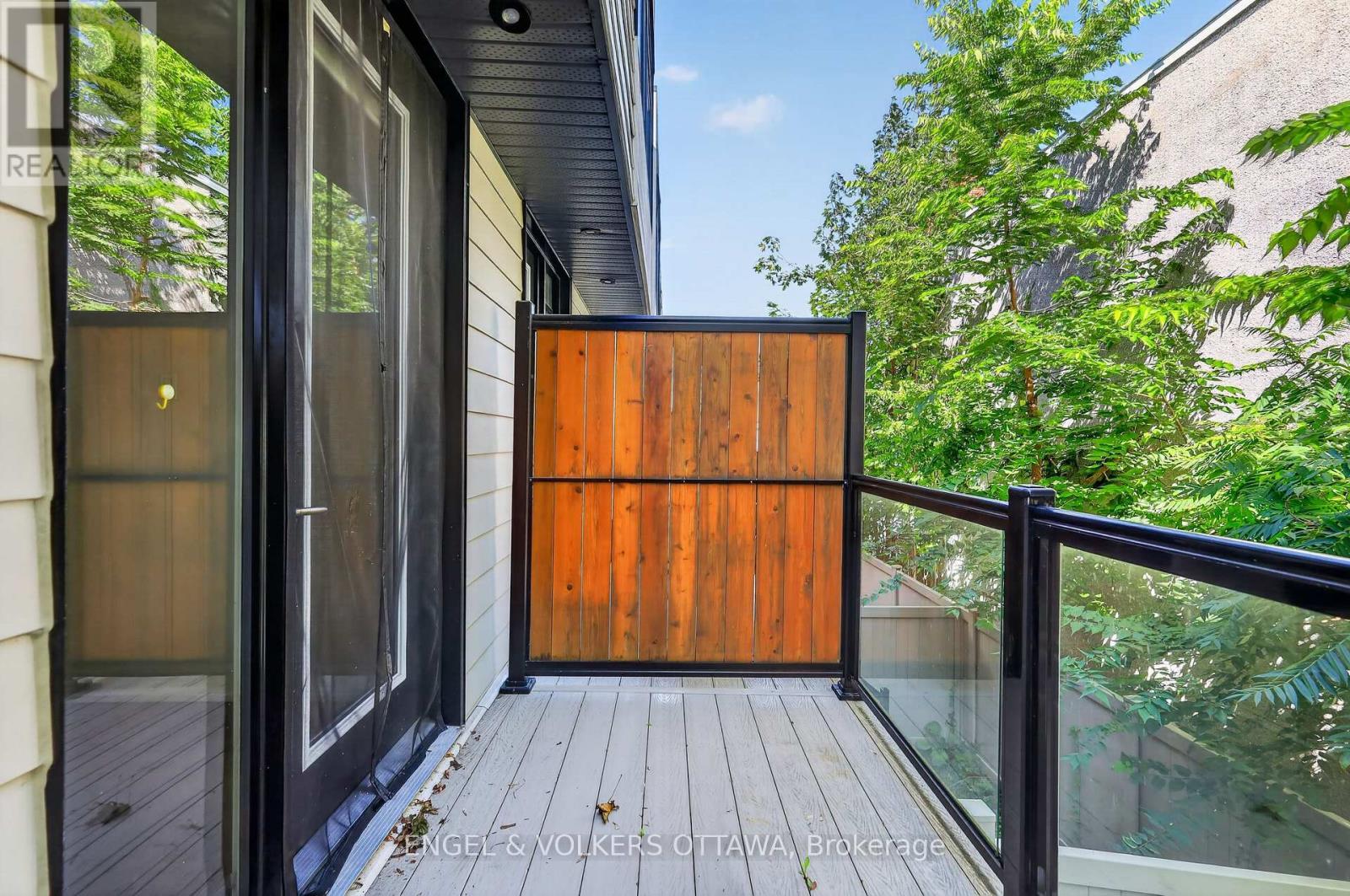 114 Jemruss Private, Ottawa, ON