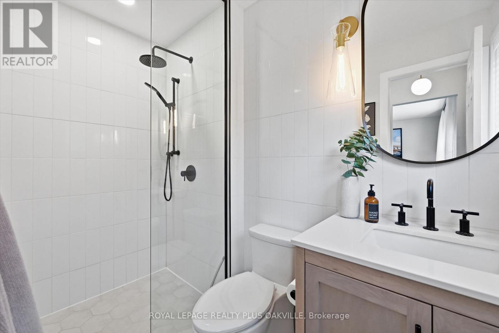 4080 Donnic Drive, Burlington, ON
