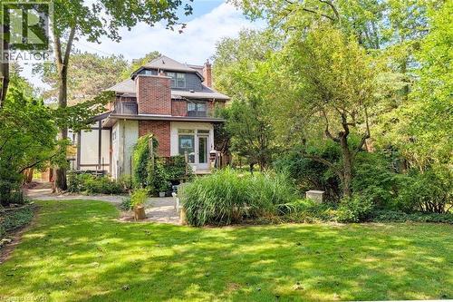 18 Forsyth Avenue N, Hamilton, ON 