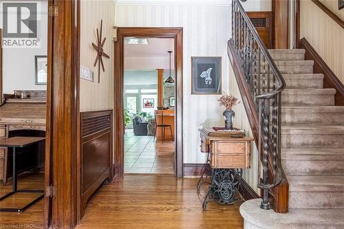 18 Forsyth Avenue N, Hamilton, ON 