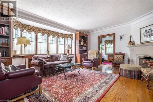 18 Forsyth Avenue N, Hamilton, ON 