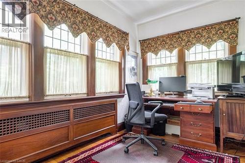 18 Forsyth Avenue N, Hamilton, ON 
