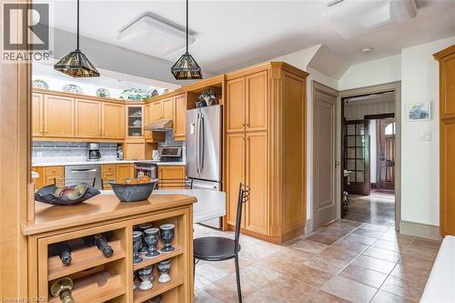 18 Forsyth Avenue N, Hamilton, ON 