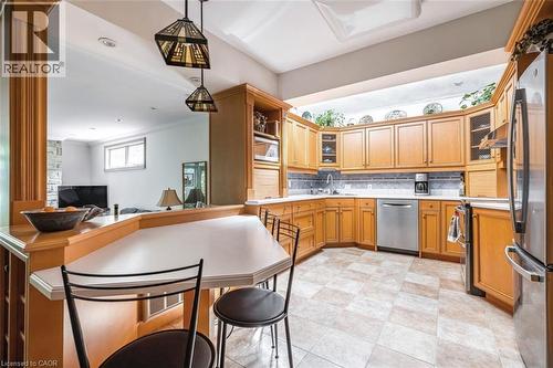 18 Forsyth Avenue N, Hamilton, ON 