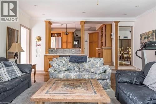 18 Forsyth Avenue N, Hamilton, ON 