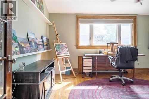 18 Forsyth Avenue N, Hamilton, ON 