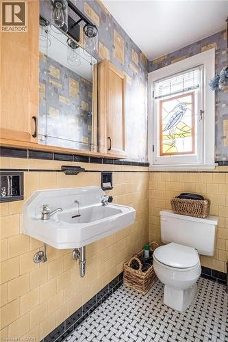 18 Forsyth Avenue N, Hamilton, ON 