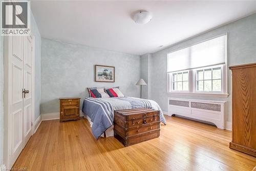 18 Forsyth Avenue N, Hamilton, ON 
