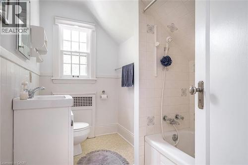 18 Forsyth Avenue N, Hamilton, ON 