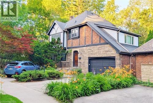 18 Forsyth Avenue N, Hamilton, ON 