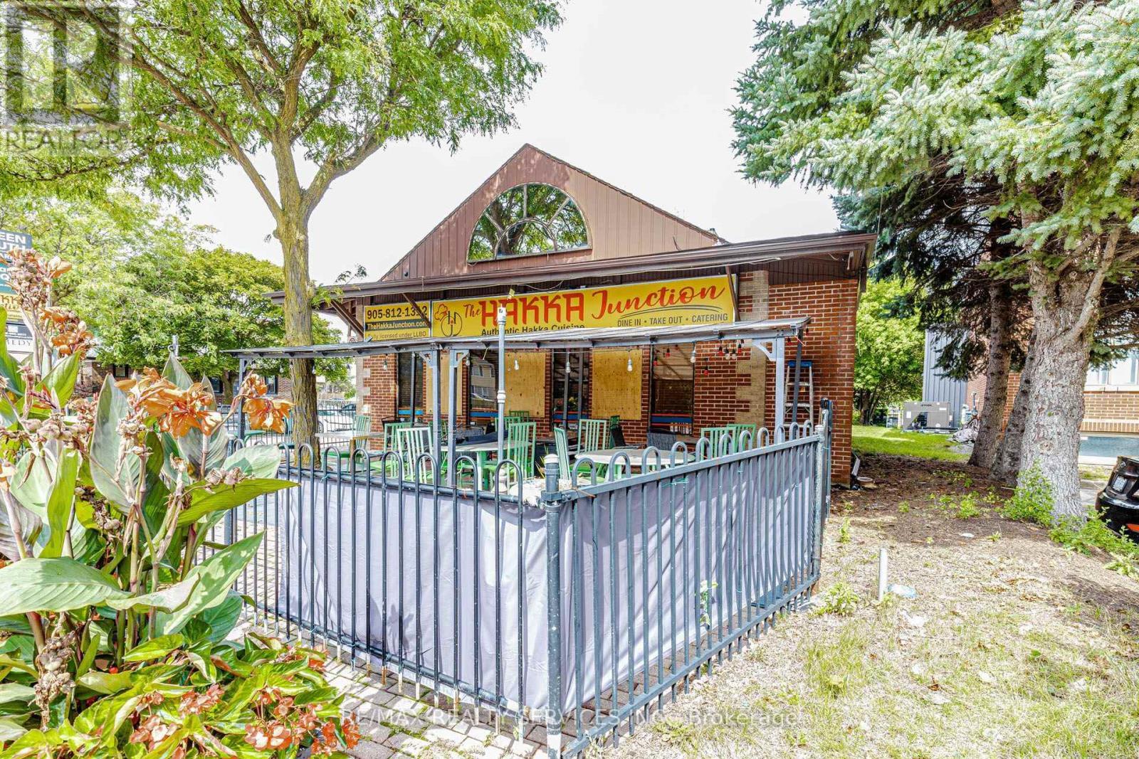 63 Queen Street S, Mississauga, ON