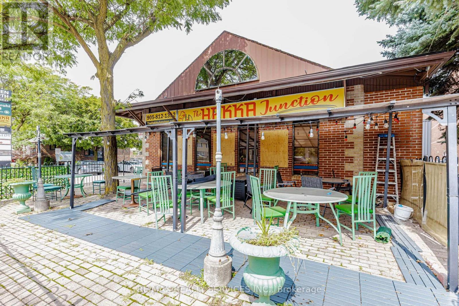 63 Queen Street S, Mississauga, ON