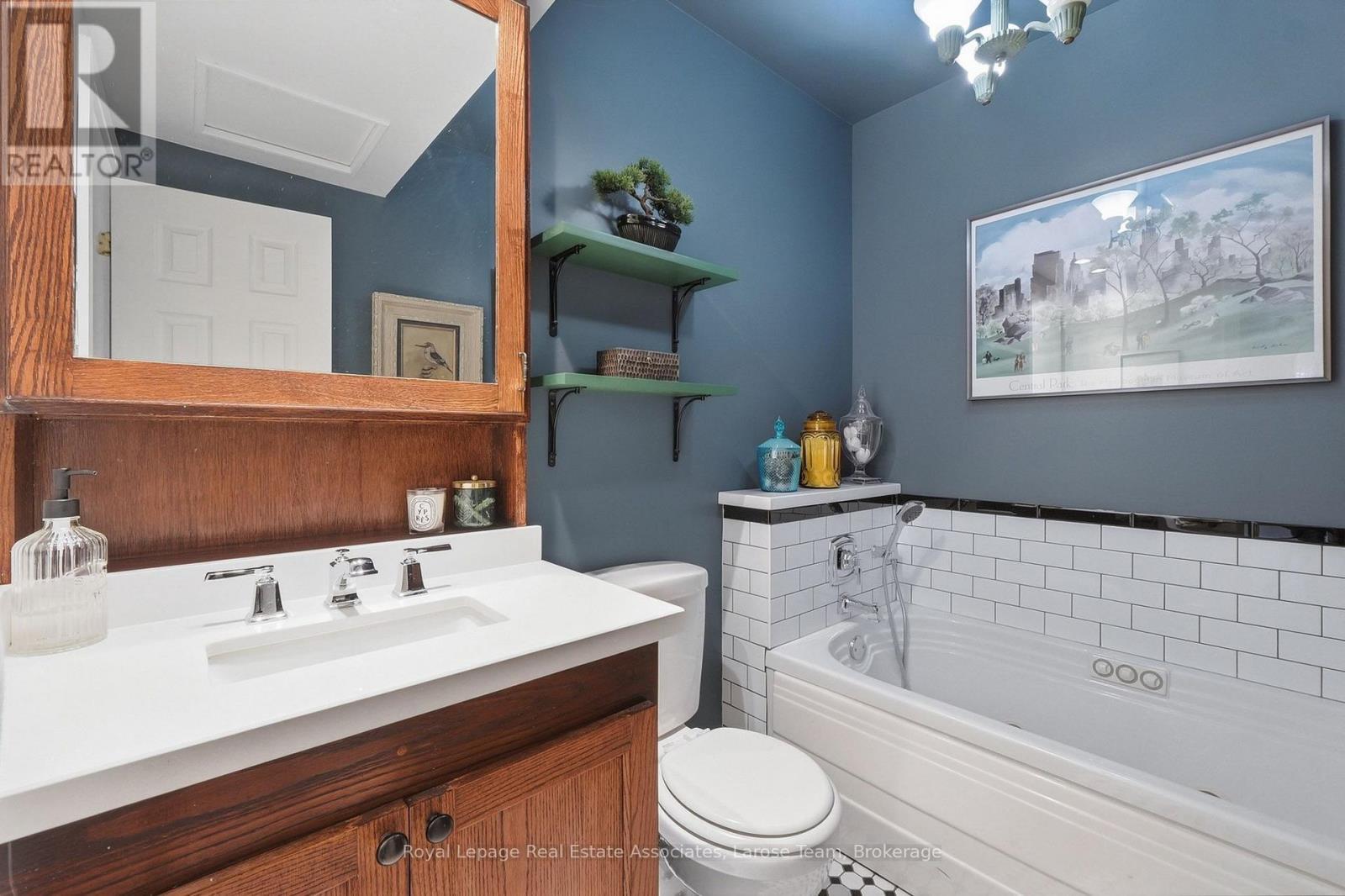 1511 Leda Avenue, Mississauga, ON