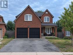 BSMT - 211 MACEDONIA CRESCENT Mississauga, ON L5B 3R8