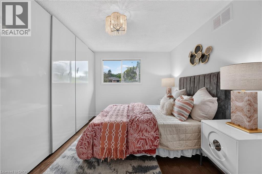 2450 Overton Drive, Burlington, ON