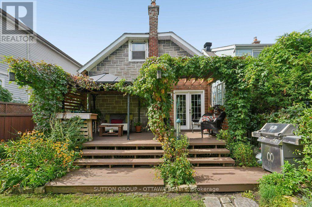 23 Pinehurst Avenue, Ottawa, ON