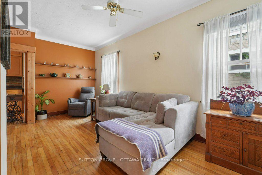 23 Pinehurst Avenue, Ottawa, ON